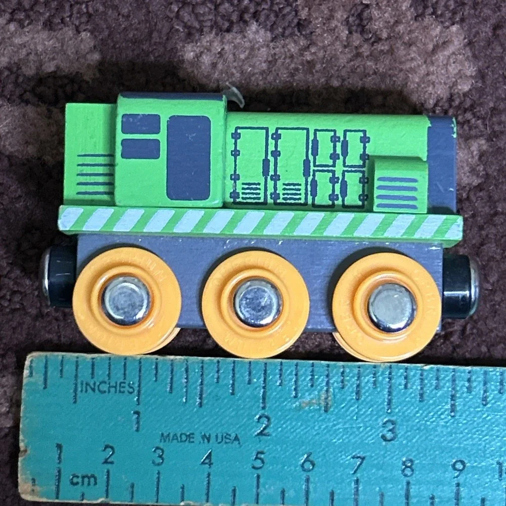 Set Of Four Orbrium Train Cars:‎  Magnetic